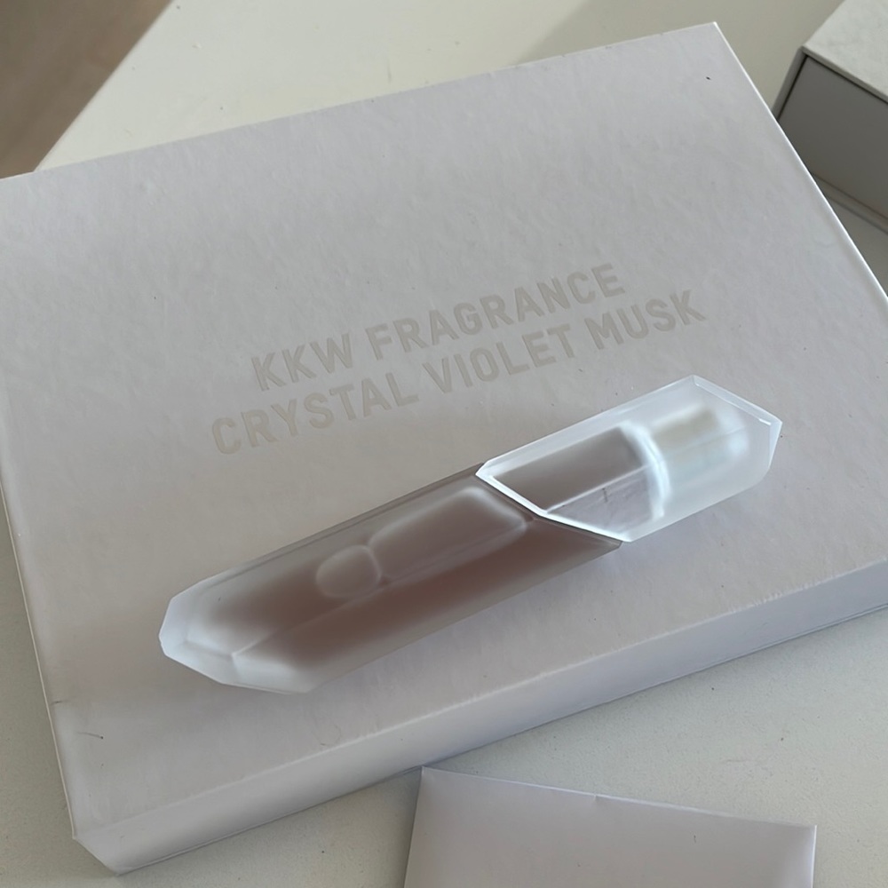 KKW Fragrance Crystal Violet Musk